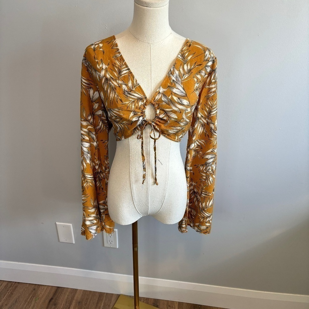Emory Park, Women's Mustard Long Flared Sleeve Crop Top, Leaf Print SZ L